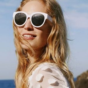 ett:twa {Anthro} Harper Cat-Eye Sunglasses
White